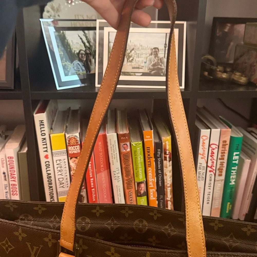 Louis Vuitton Monogram Luco Tote - Picture 9 of 11